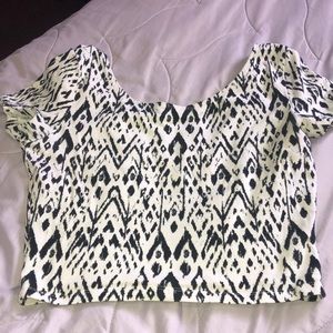 Black and white patterned crop top